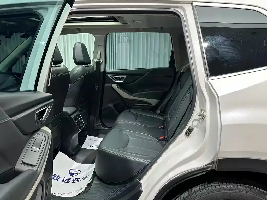 Subaru Forester — фото 9