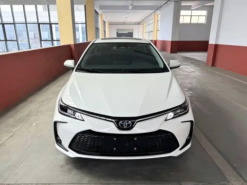 Toyota Corolla — фото 4