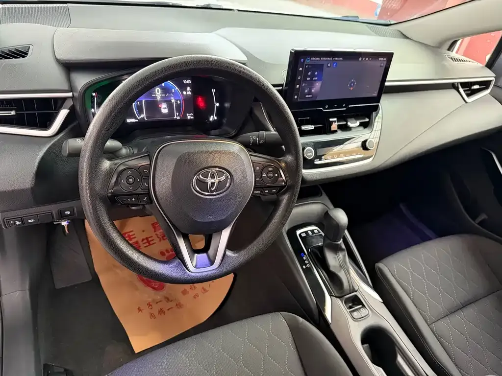 Toyota Corolla — фото 10