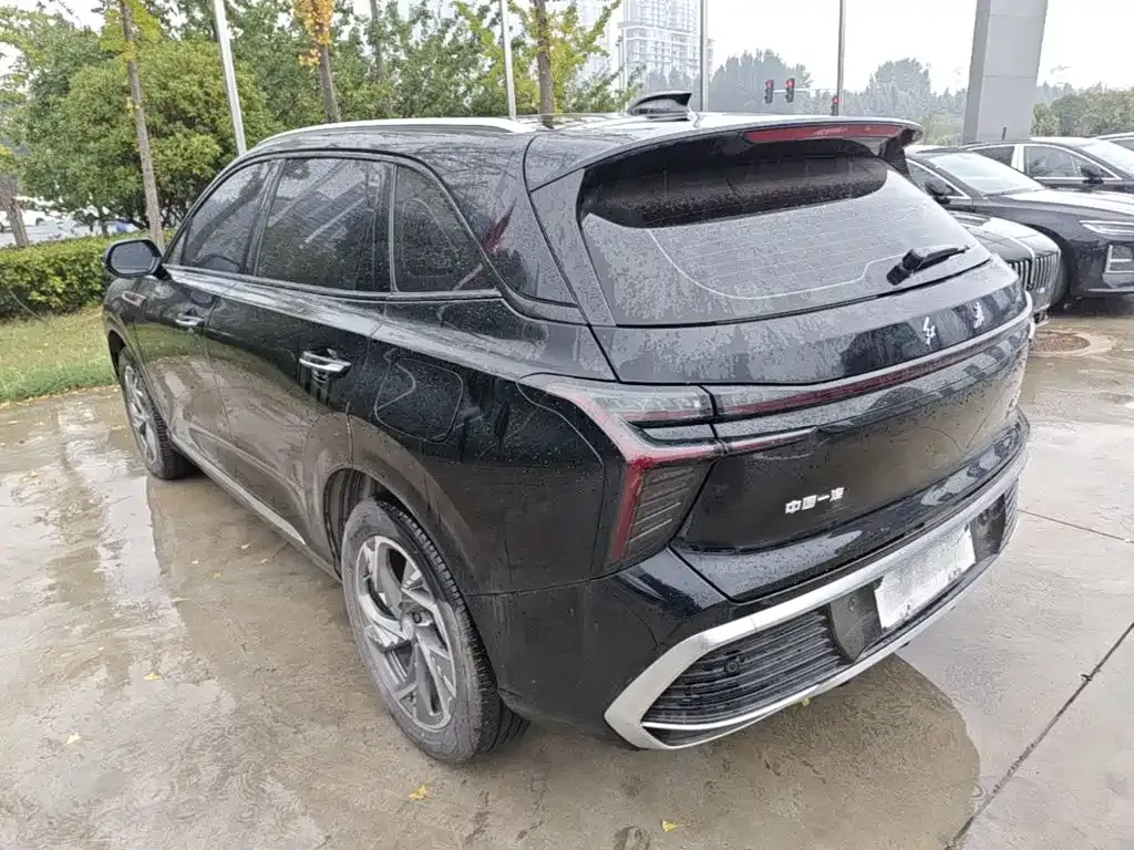 Hongqi HS3 PHEV — фото 8