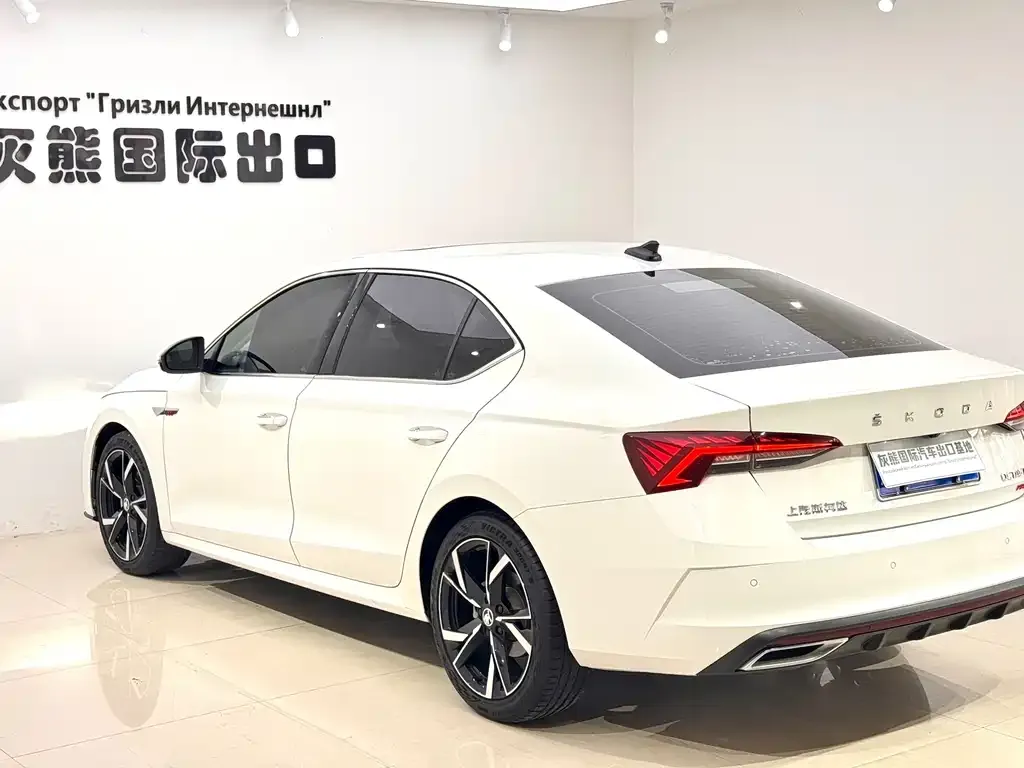 Skoda Octavia — фото 9