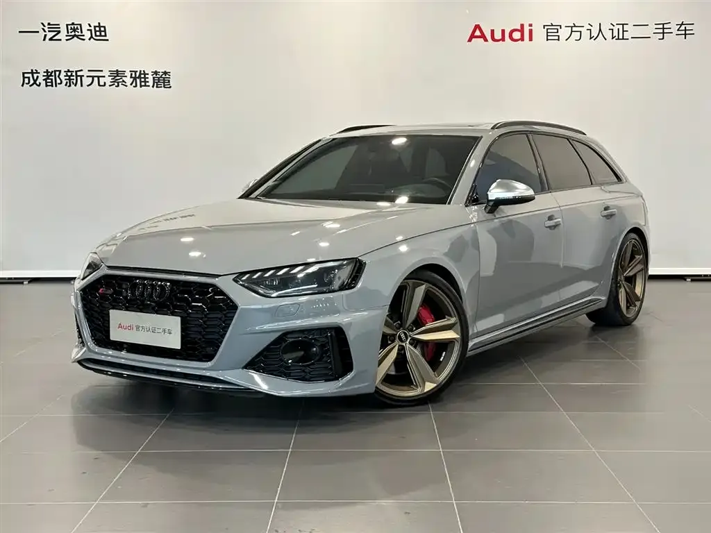 Audi RS 4 — фото 1