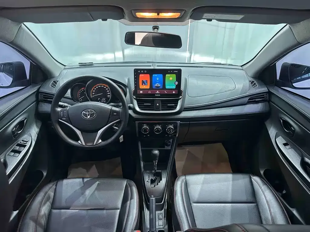 Toyota Yaris L — фото 4
