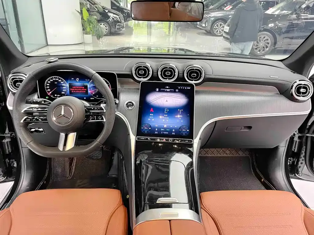 Mercedes-Benz GLC — фото 10