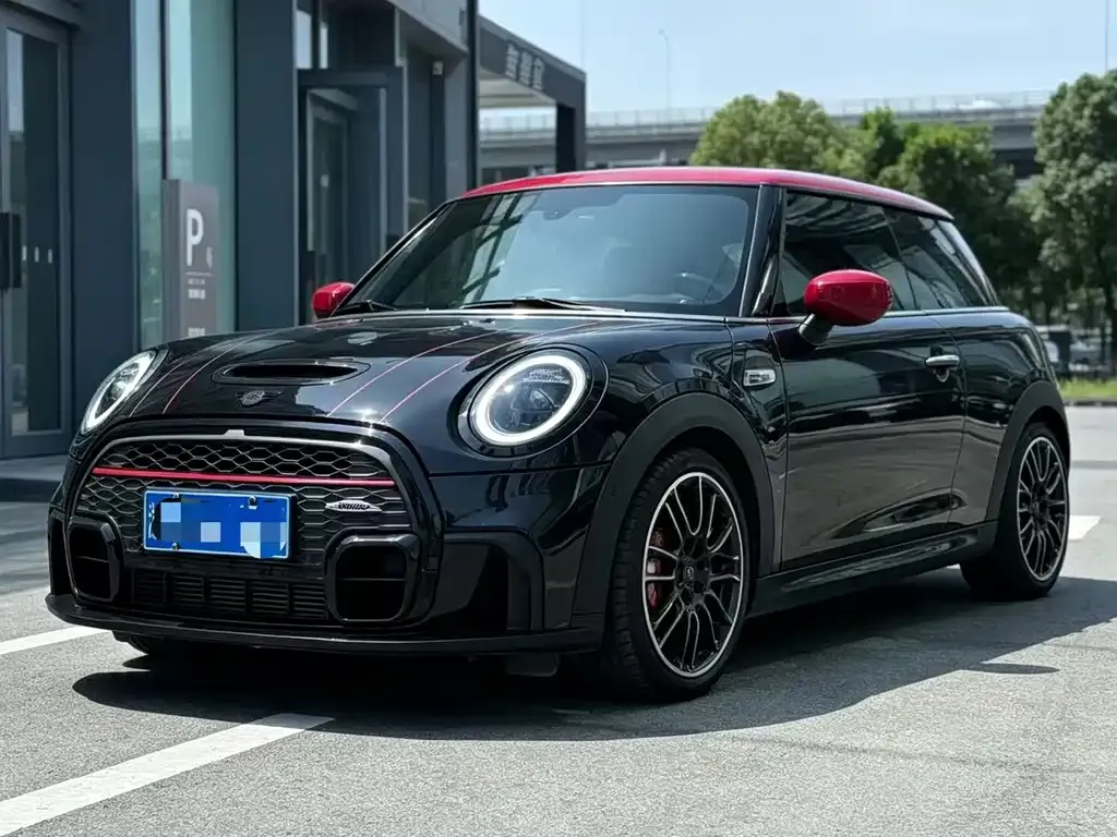 MINI JCW (John Cooper Works) — фото 1