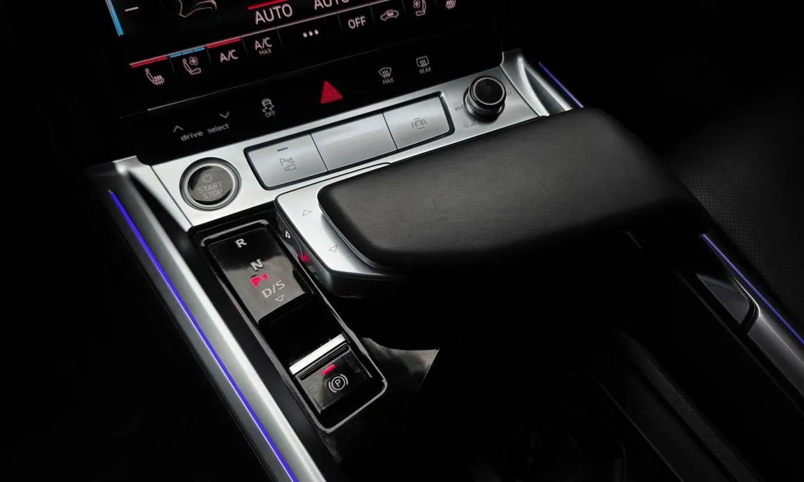Audi e-tron — фото 3