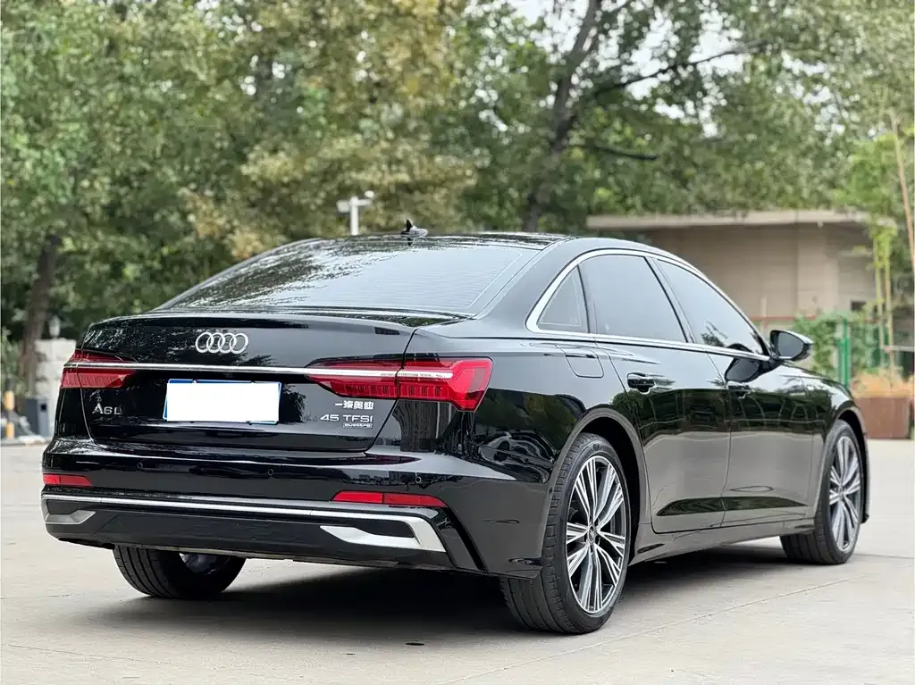 Audi A6L — фото 9