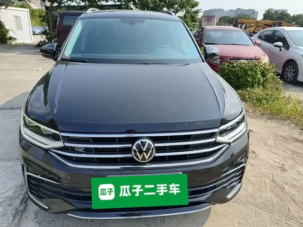 Volkswagen Tiguan L — фото 6