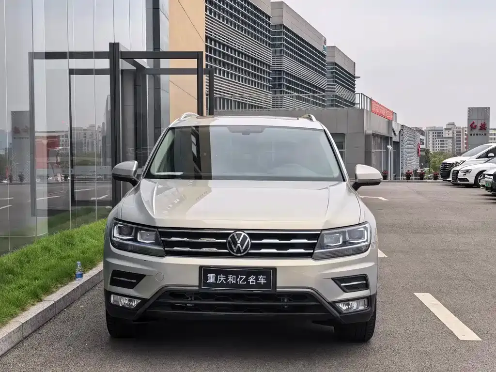 Volkswagen Tiguan L — фото 9