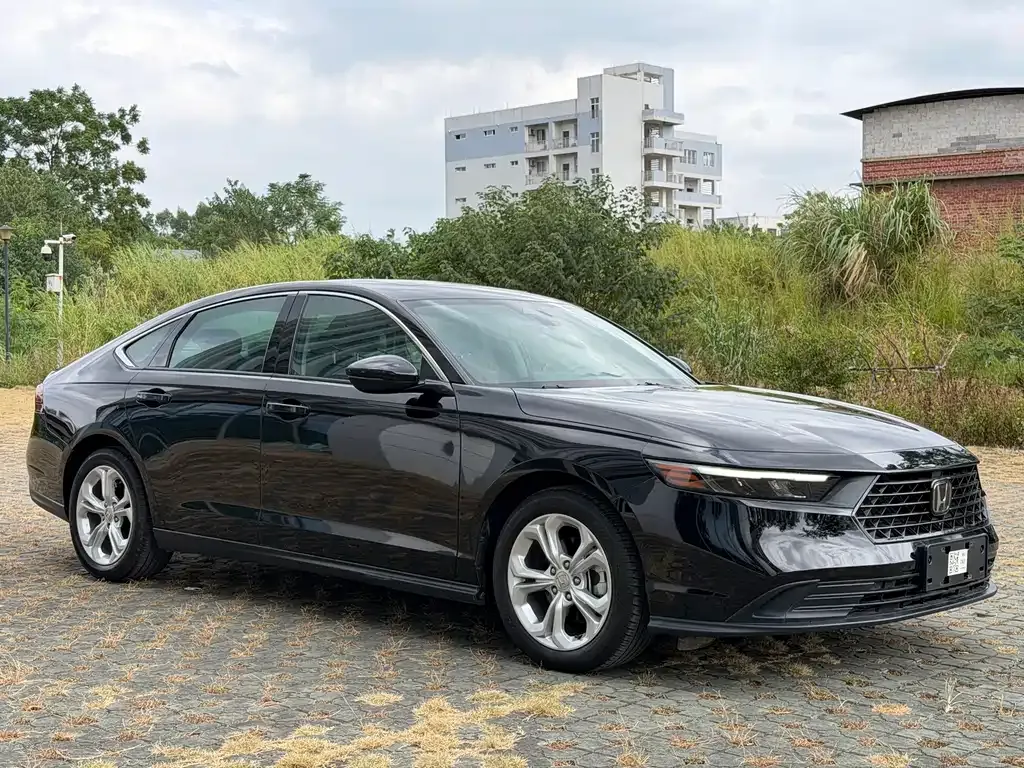 Honda Accord — фото 7