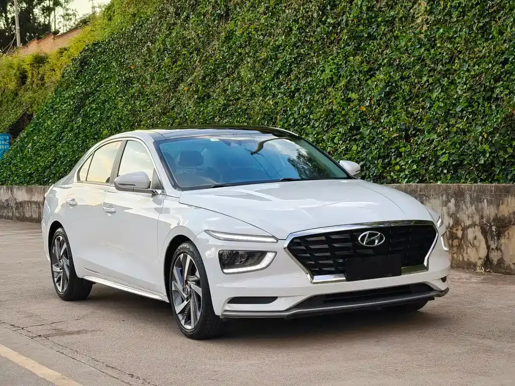 Hyundai Mistra — фото 10
