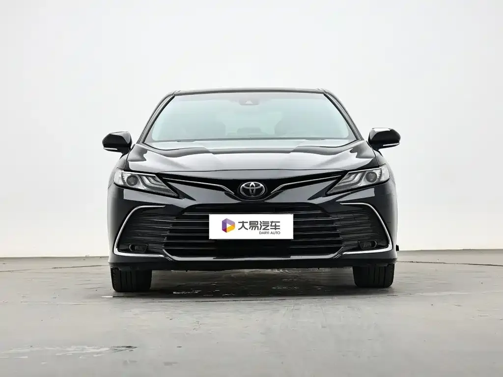 Toyota Camry — фото 9