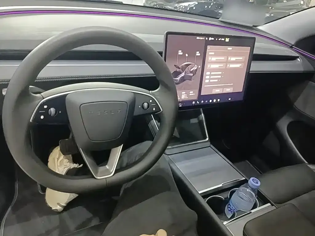 Tesla Model Y — фото 2