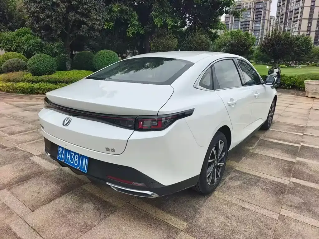 Changan Eado — фото 5
