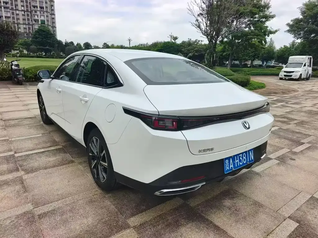 Changan Eado — фото 3