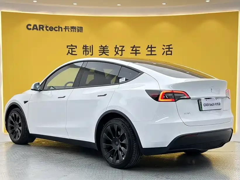 Tesla Model Y — фото 4