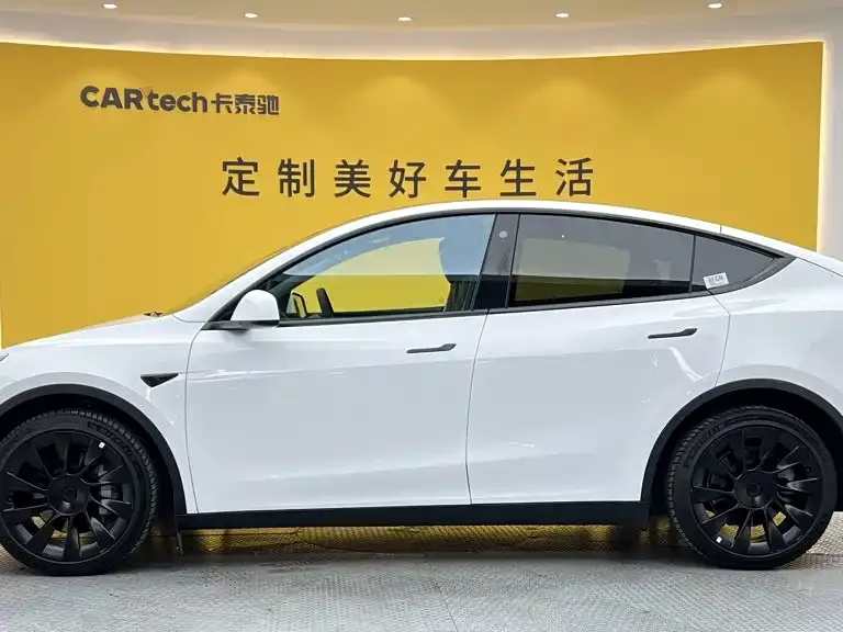 Tesla Model Y — фото 5