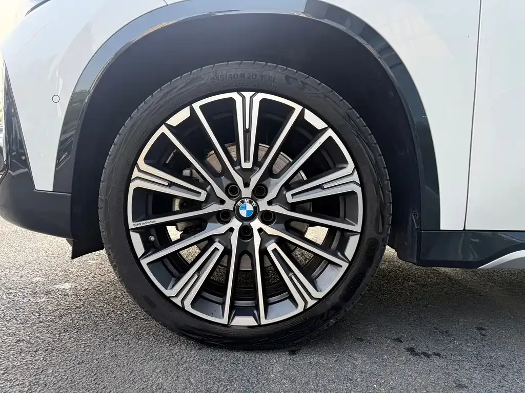 BMW X1 — фото 7