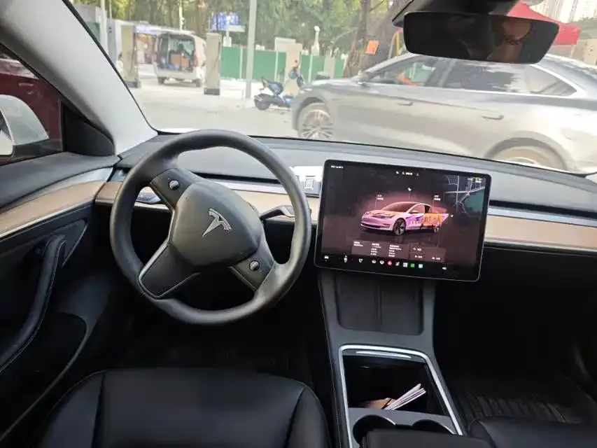 Tesla Model 3 — фото 2