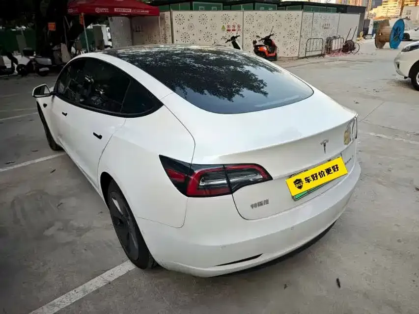 Tesla Model 3 — фото 5