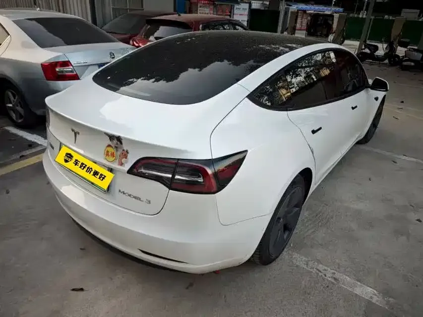 Tesla Model 3 — фото 3