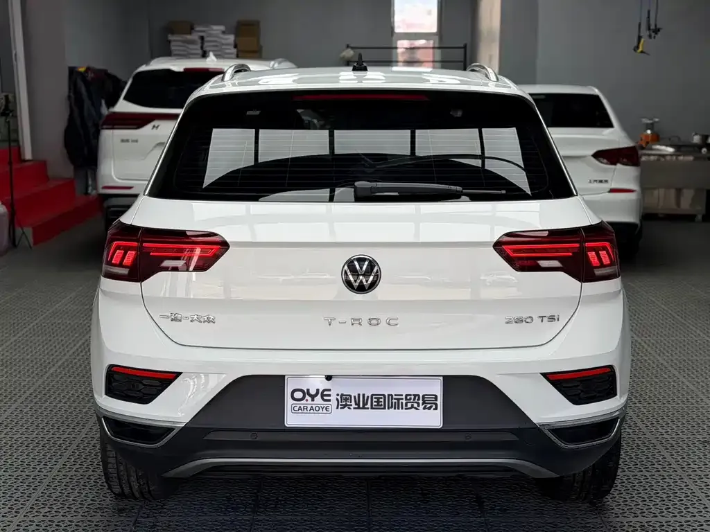 Volkswagen T-Roc — фото 5