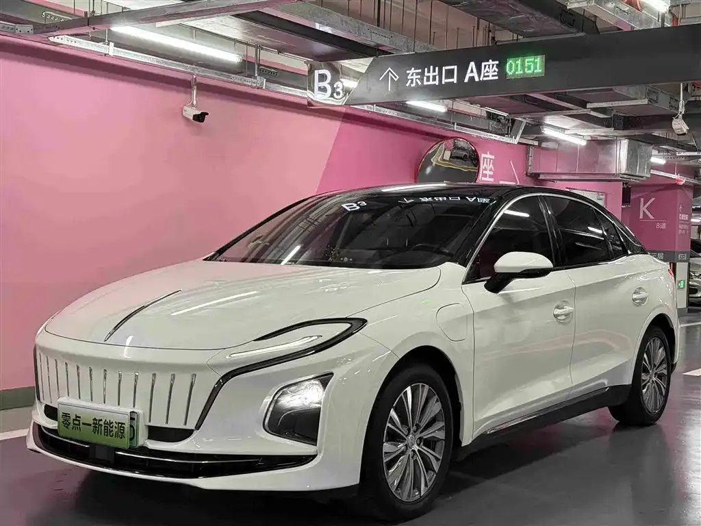Hongqi E-QM5 — фото 1
