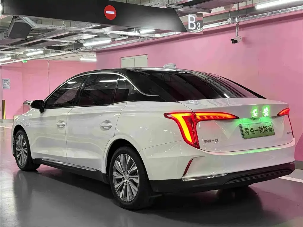 Hongqi E-QM5 — фото 9