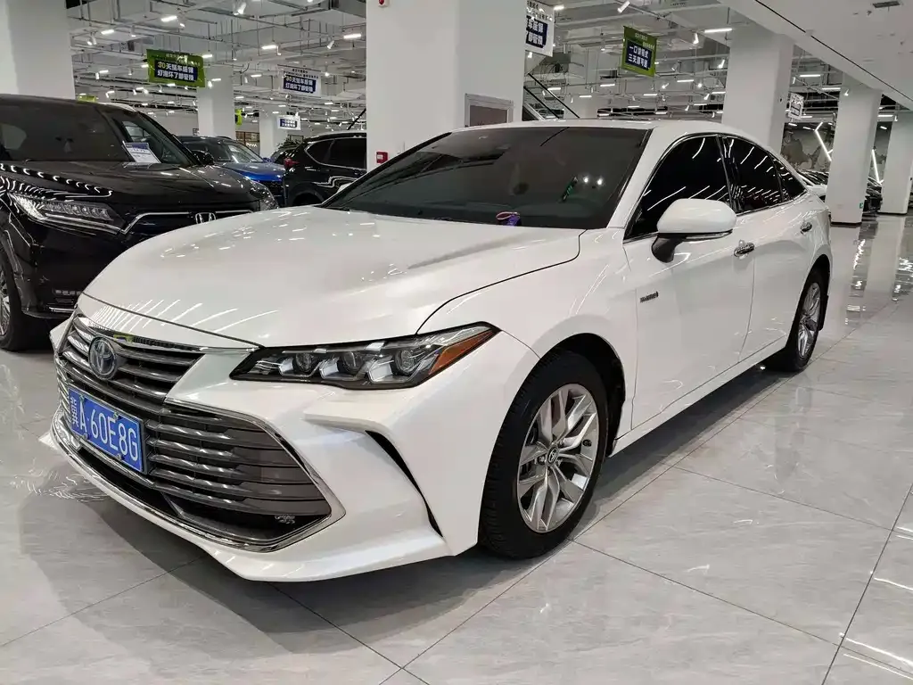 Toyota Avalon — фото 2
