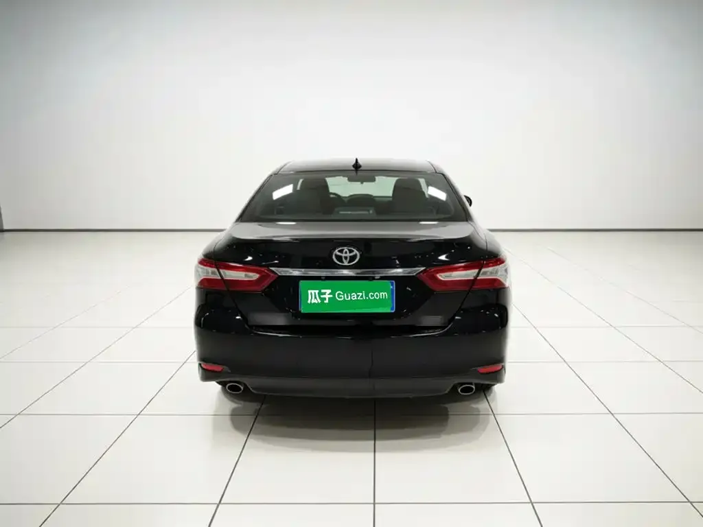 Toyota Camry — фото 6