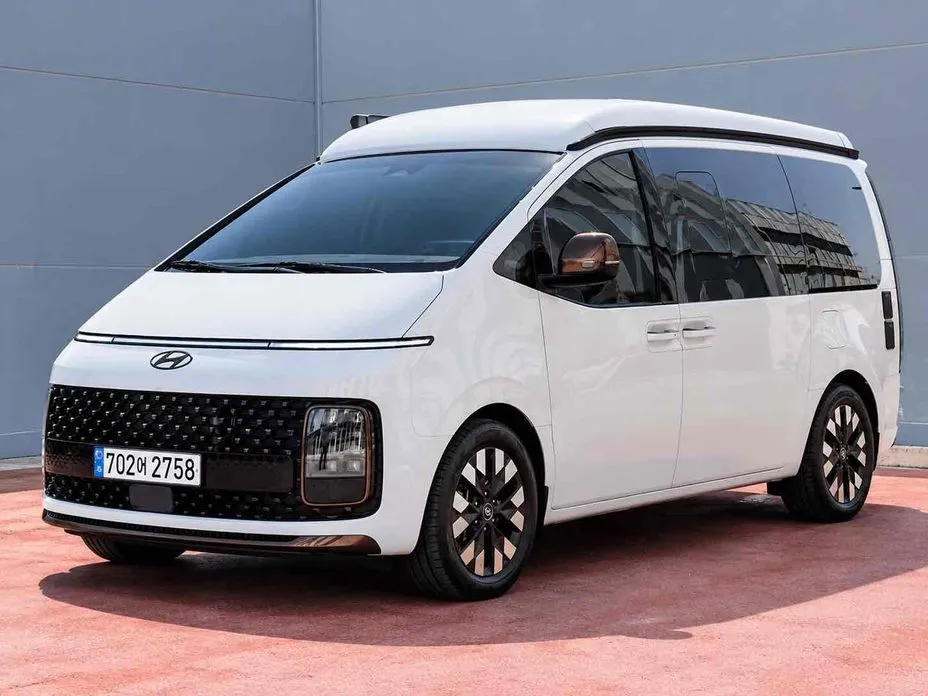 Hyundai Staria — фото 1