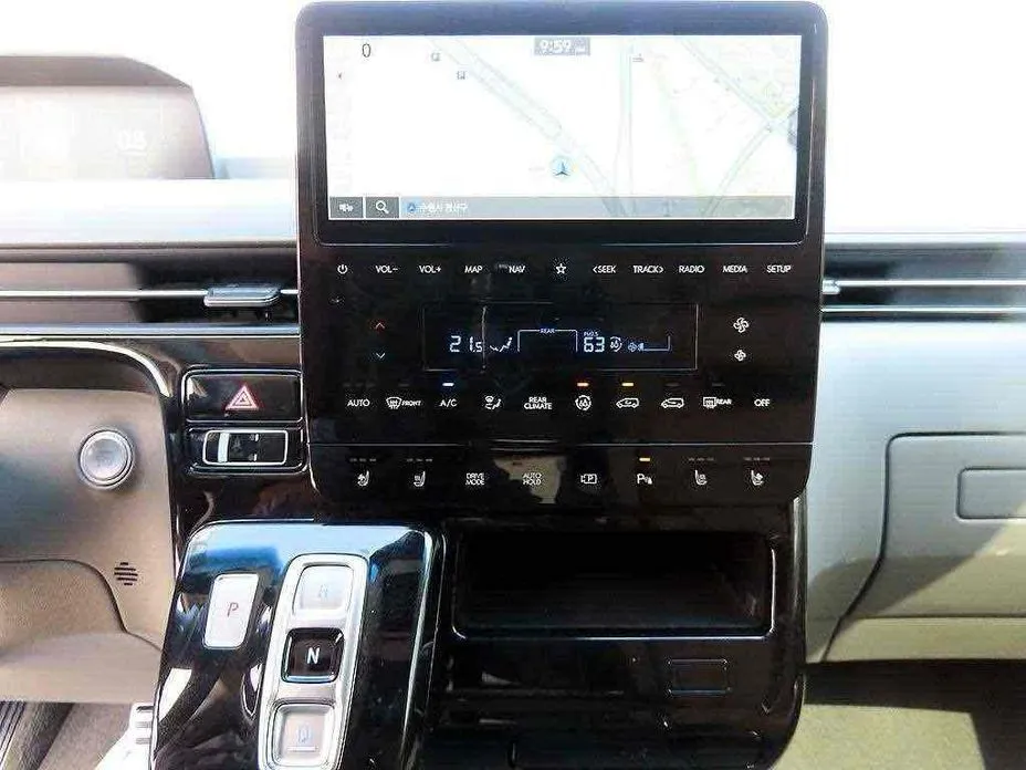 Hyundai Staria — фото 2