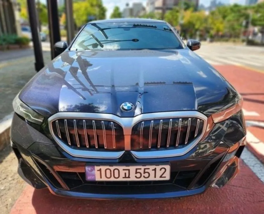 BMW 5-Series — фото 1