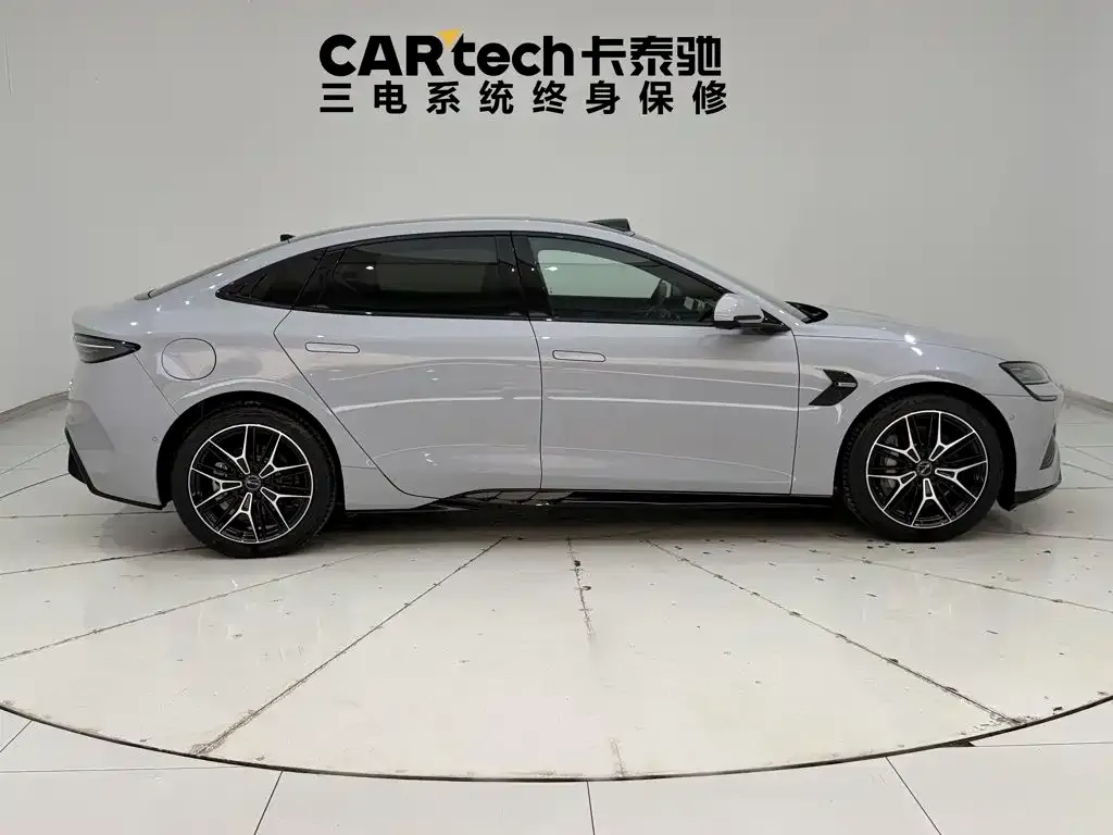 BYD Seal — фото 9