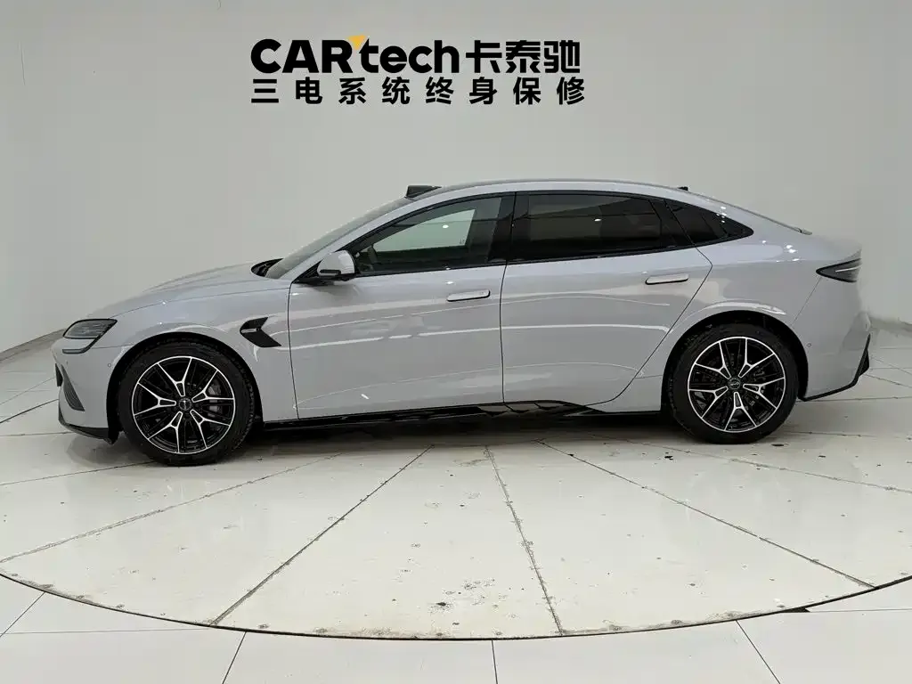 BYD Seal — фото 8