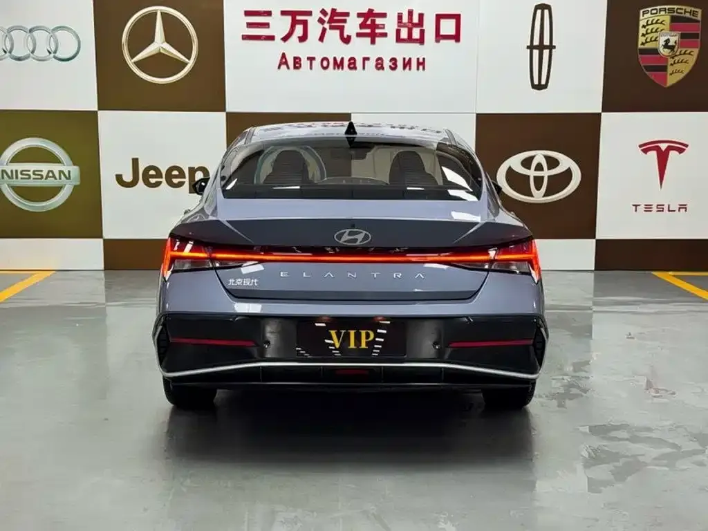 Hyundai Elantra — фото 4