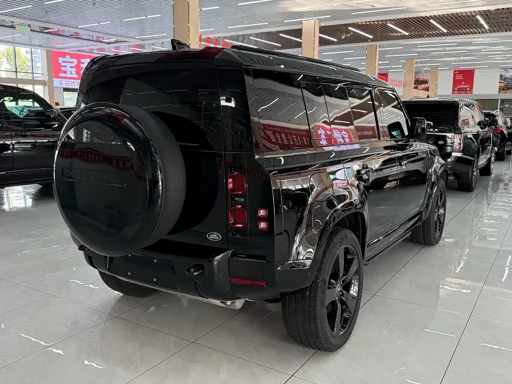 Land Rover Defender — фото 10