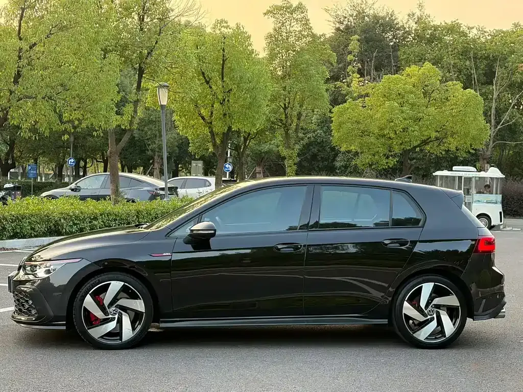 Volkswagen Golf GTI — фото 4