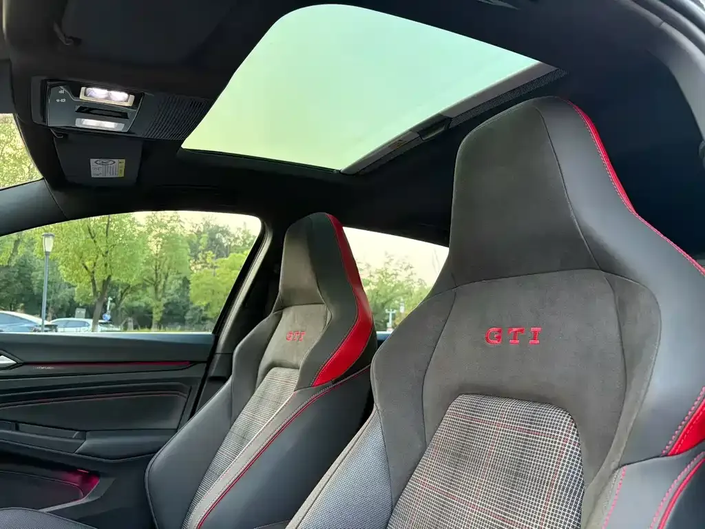 Volkswagen Golf GTI — фото 2