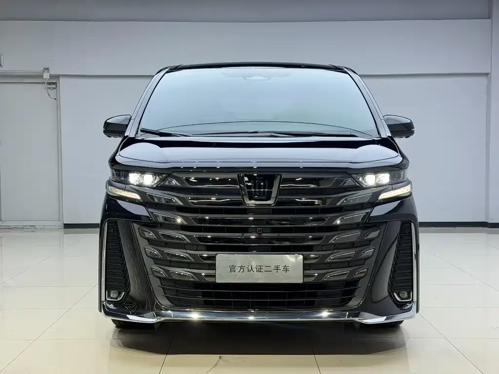 Toyota Vellfire — фото 4