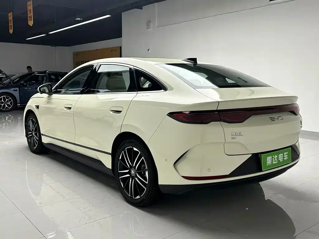 BYD Qin L — фото 6