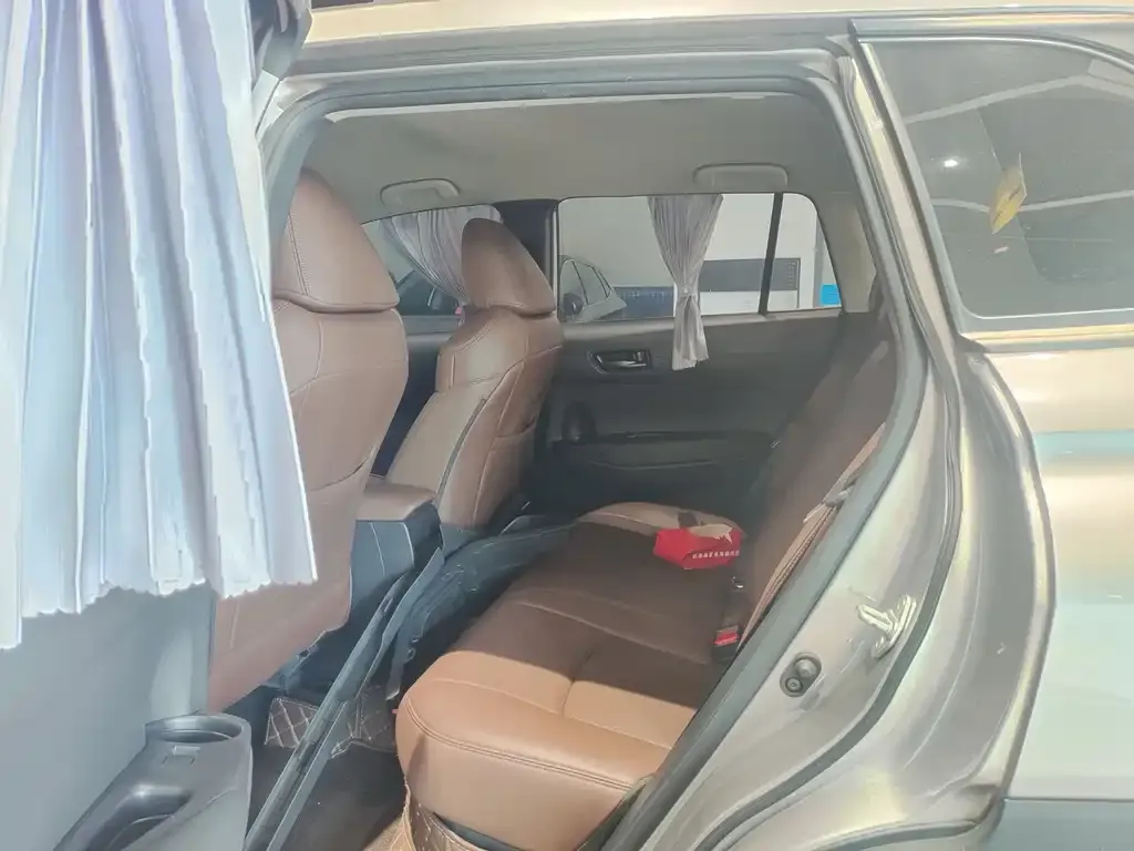 Toyota Corolla Cross — фото 2