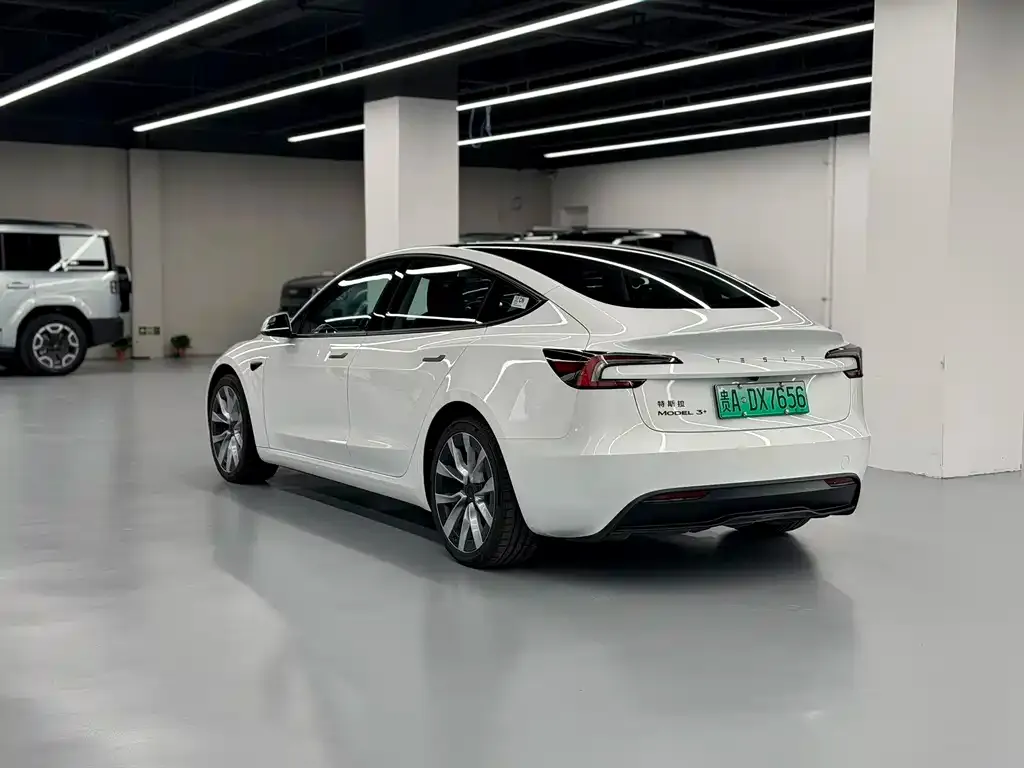 Tesla Model 3 — фото 2
