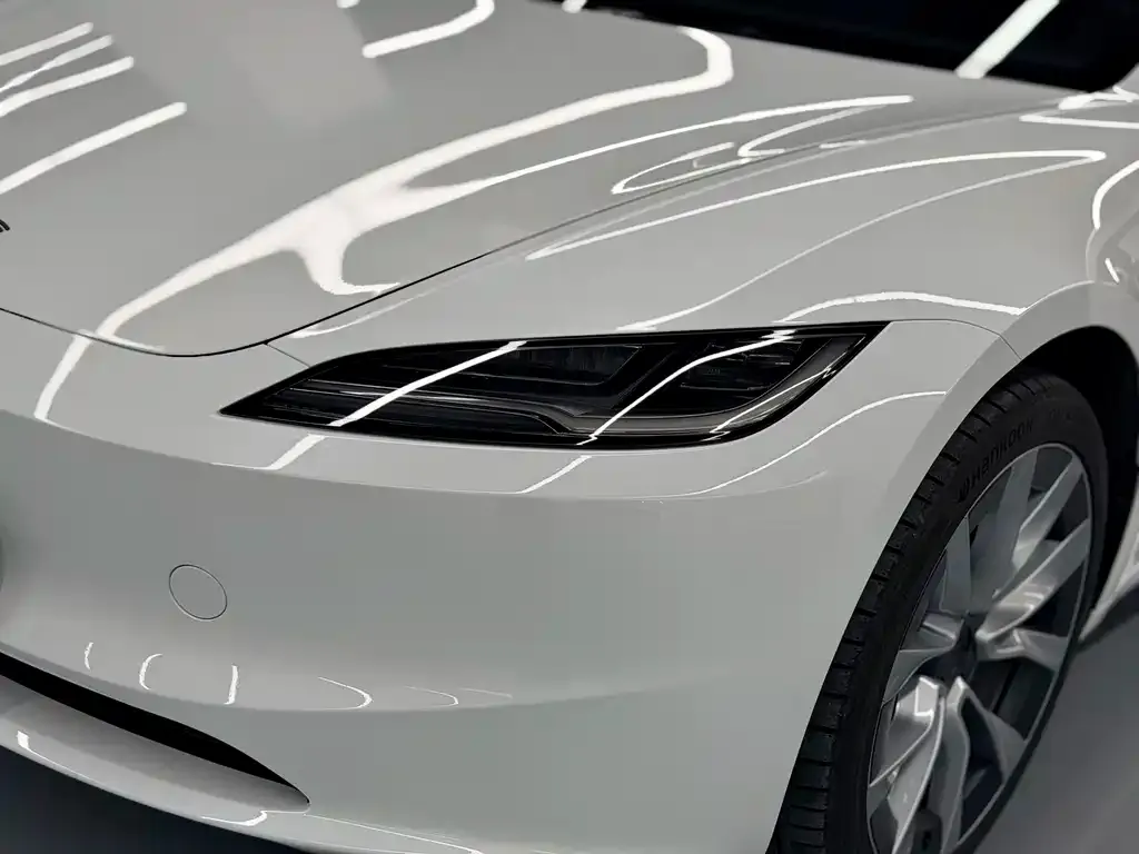 Tesla Model 3 — фото 9