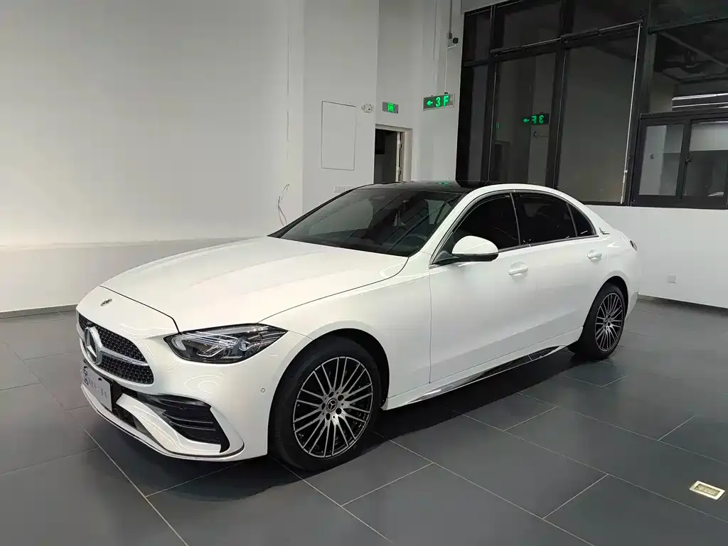 Mercedes-Benz C-Class — фото 1
