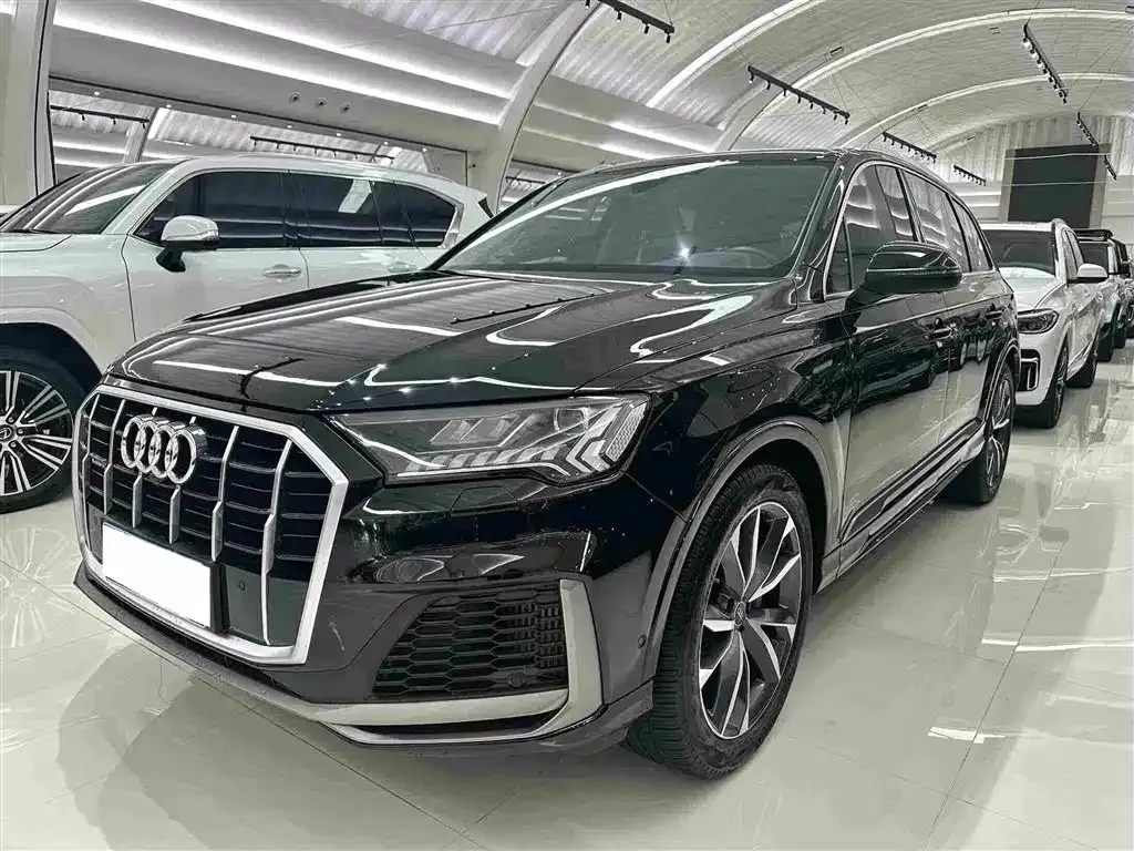 Audi Q7 — фото 1
