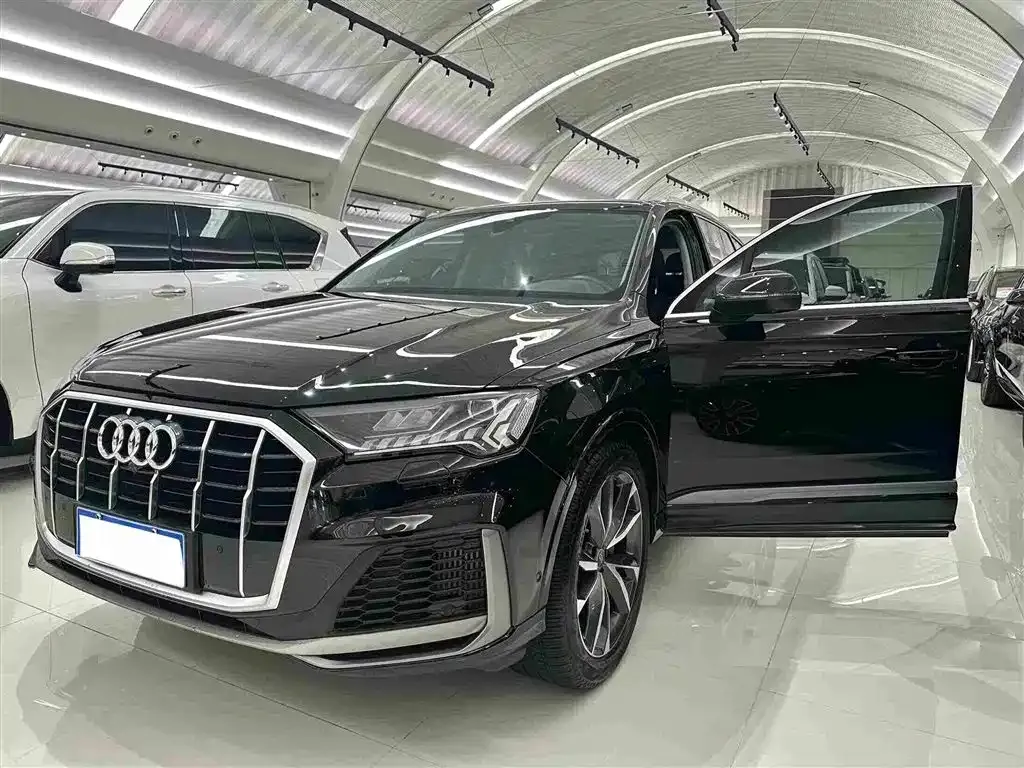 Audi Q7 — фото 10