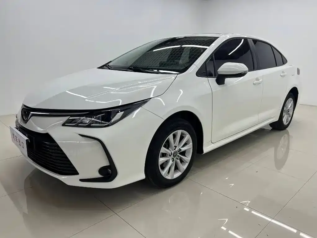 Toyota Corolla — фото 1