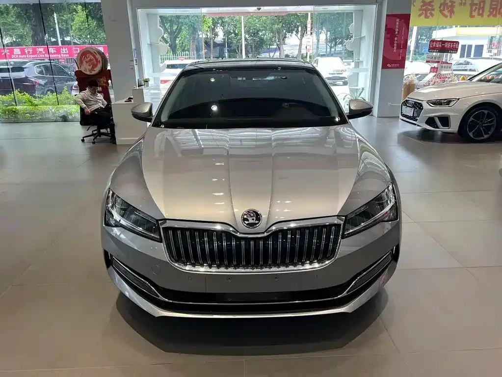 Skoda Superb — фото 6
