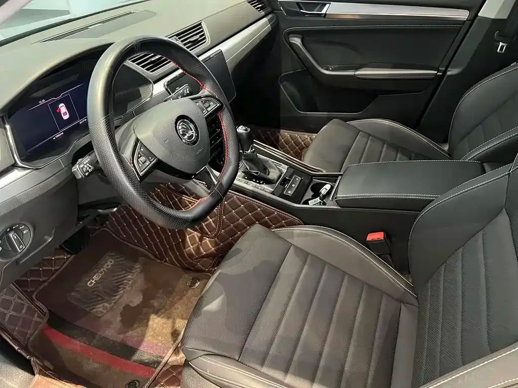 Skoda Superb — фото 7